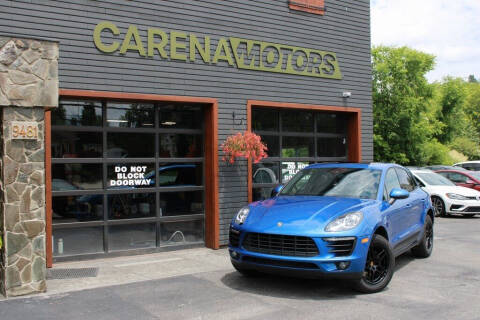 2018 Porsche Macan  AWD photo