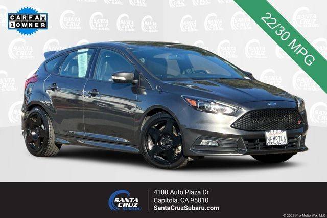 2018 Ford Focus ST FWD photo