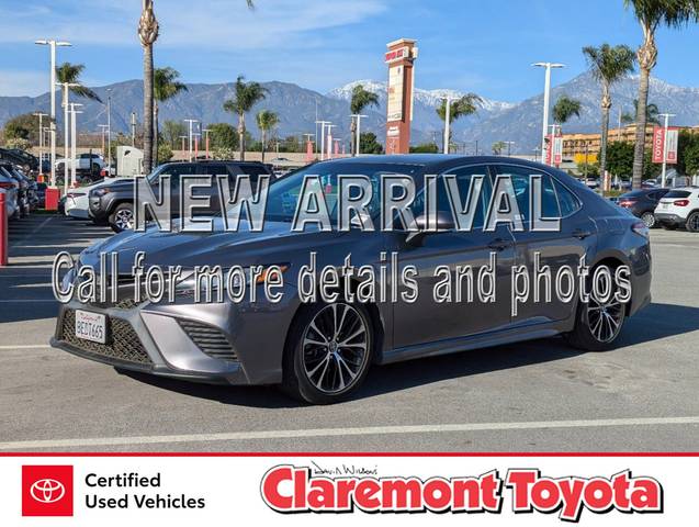 2018 Toyota Camry SE FWD photo