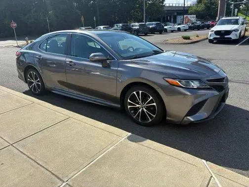 2018 Toyota Camry SE FWD photo