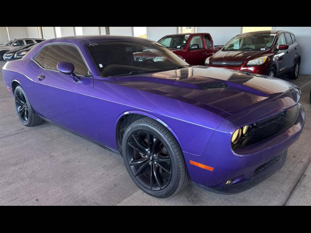 2018 Dodge Challenger SXT RWD photo