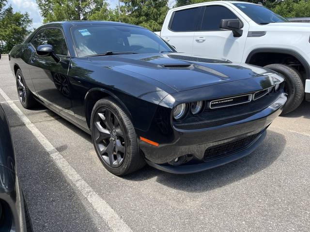 2018 Dodge Challenger SXT Plus RWD photo