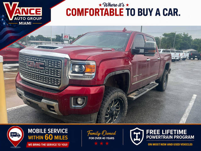 2018 GMC Sierra 2500HD Denali 4WD photo