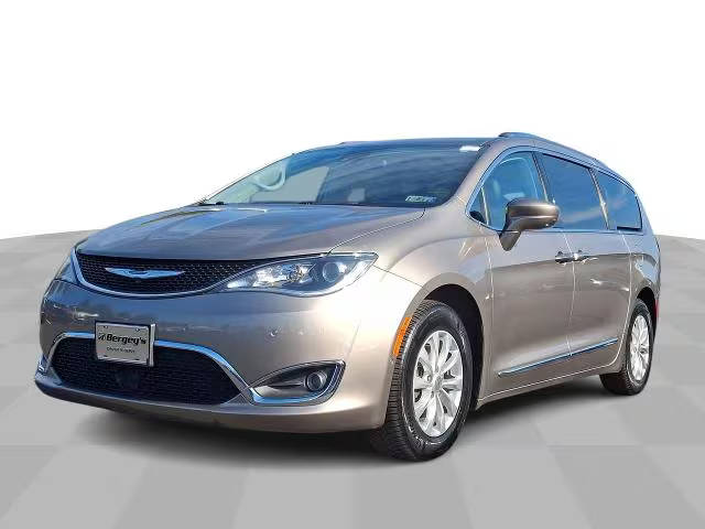 2018 Chrysler Pacifica Minivan Touring L Plus FWD photo