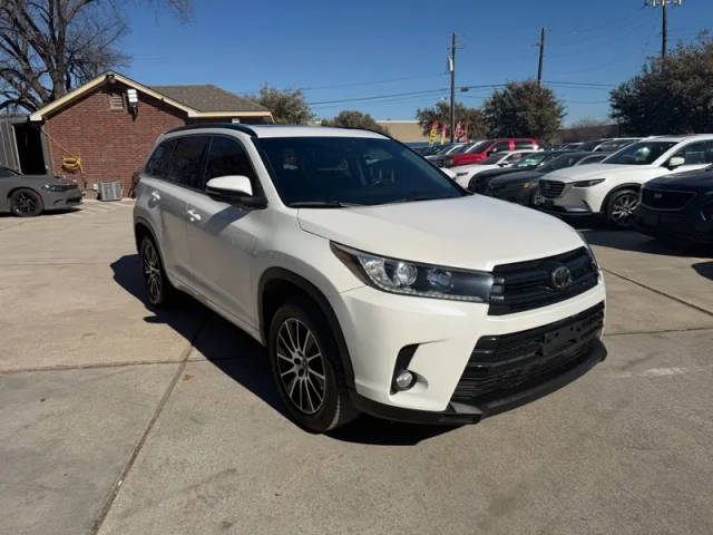 2018 Toyota Highlander SE FWD photo