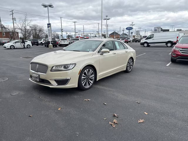 2018 Lincoln MKZ Hybrid Reserve FWD photo