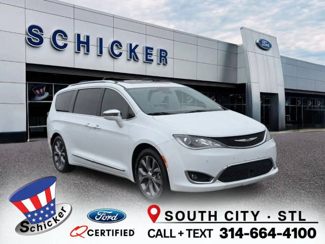 2018 Chrysler Pacifica Minivan Limited FWD photo