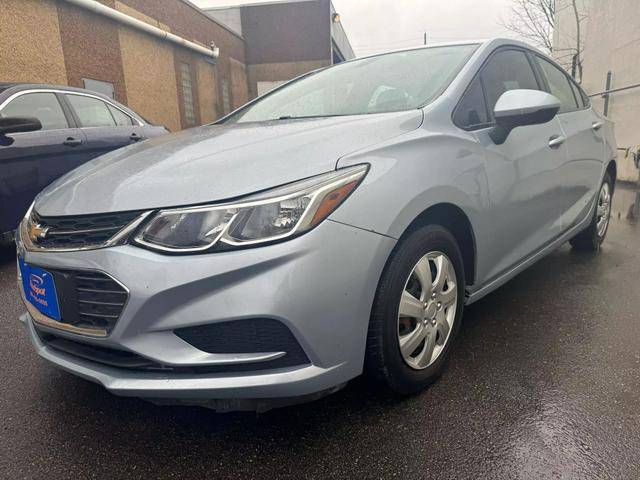 2018 Chevrolet Cruze LS FWD photo