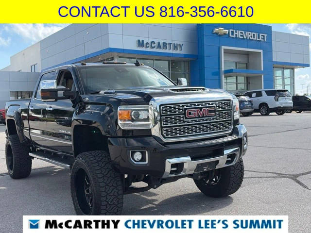 2018 GMC Sierra 2500HD Denali 4WD photo