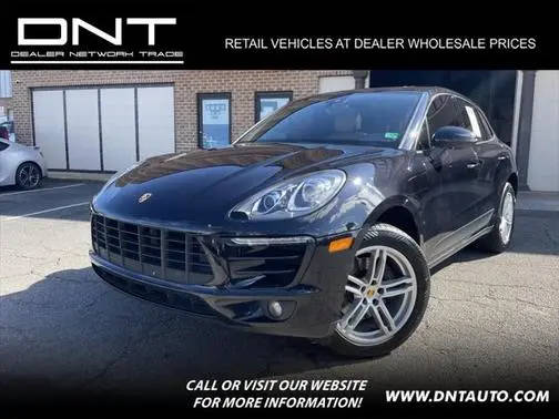 2018 Porsche Macan  AWD photo