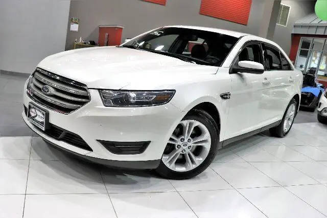 2018 Ford Taurus SEL AWD photo
