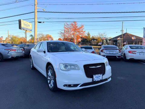 2018 Chrysler 300 Touring AWD photo