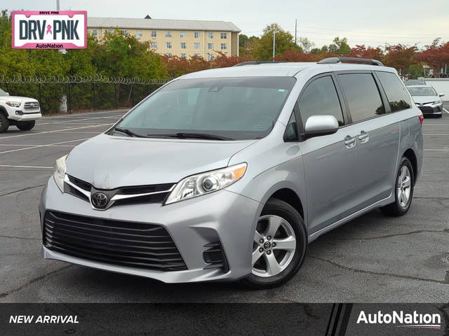 2018 Toyota Sienna LE FWD photo