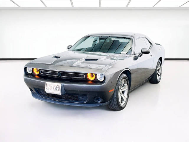 2018 Dodge Challenger SXT RWD photo