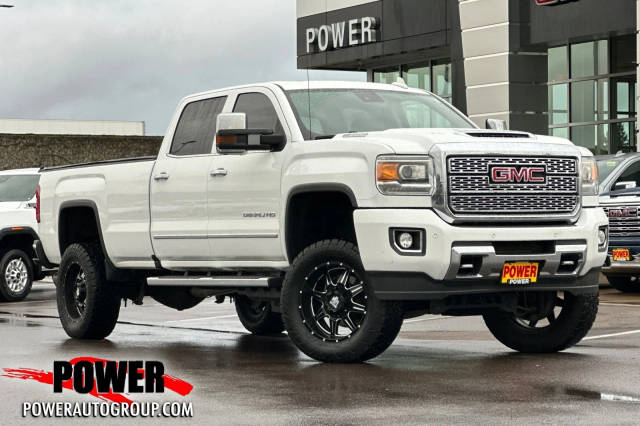 2018 GMC Sierra 3500HD Denali 4WD photo