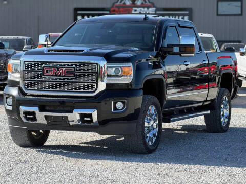 2018 GMC Sierra 2500HD Denali 4WD photo