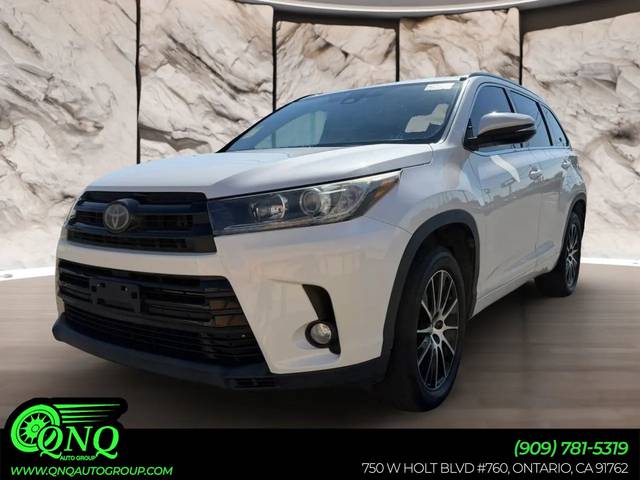 2018 Toyota Highlander SE FWD photo