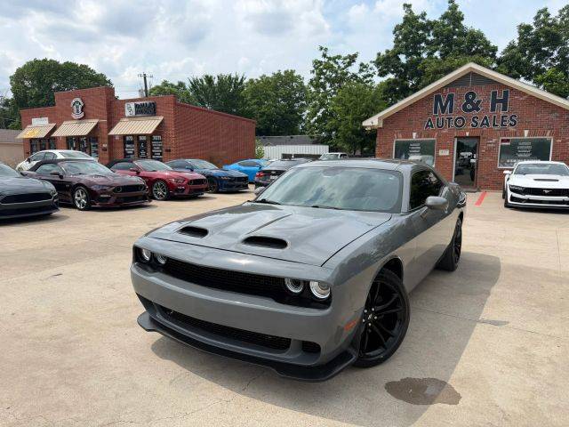 2018 Dodge Challenger SXT RWD photo