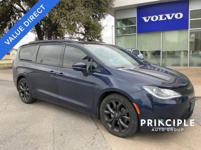 2018 Chrysler Pacifica Minivan Limited FWD photo