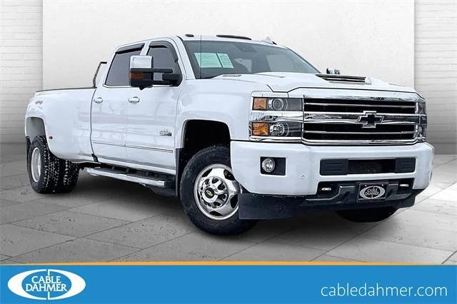2018 Chevrolet Silverado 3500HD High Country 4WD photo