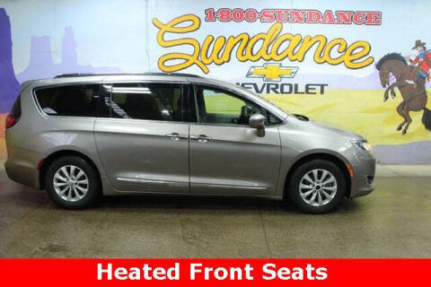 2018 Chrysler Pacifica Minivan Touring L FWD photo