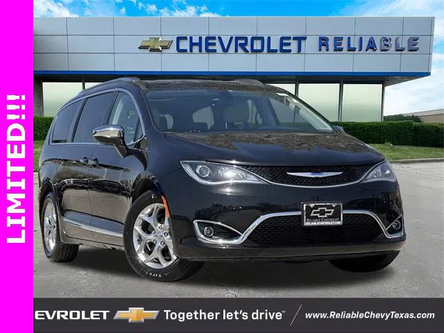 2018 Chrysler Pacifica Minivan Limited FWD photo