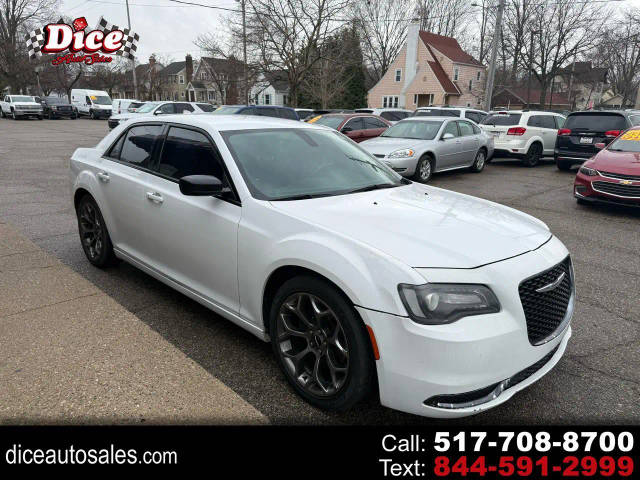 2018 Chrysler 300 Touring RWD photo
