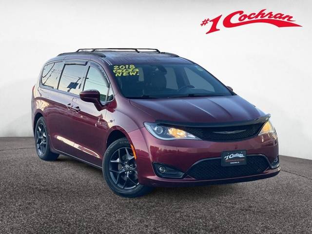 2018 Chrysler Pacifica Minivan Touring L Plus FWD photo