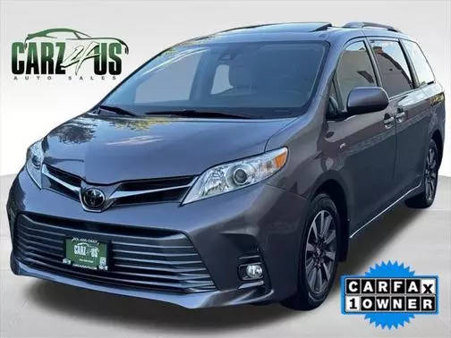 2018 Toyota Sienna XLE Premium AWD photo