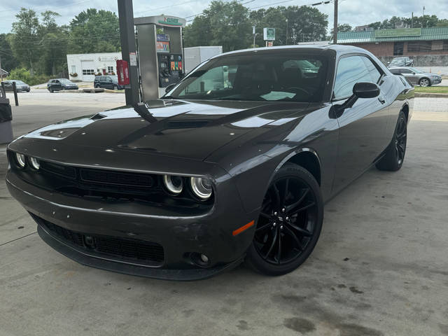 2018 Dodge Challenger SXT Plus RWD photo