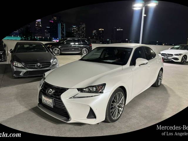 2018 Lexus IS IS 300 RWD photo