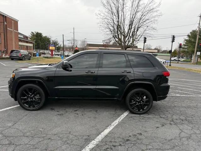 2018 Jeep Grand Cherokee Altitude 4WD photo