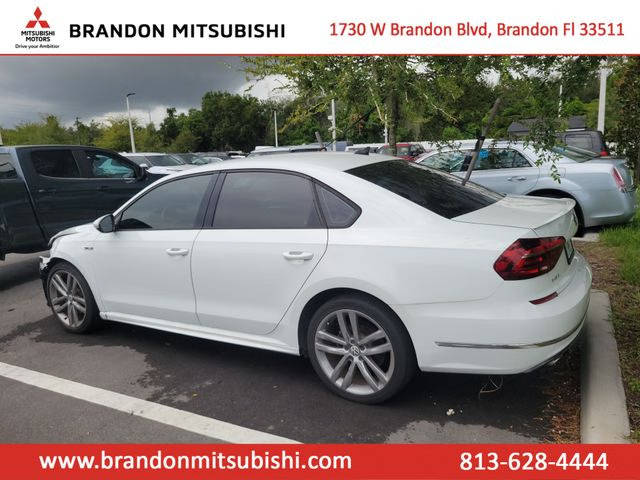2018 Volkswagen Passat R-Line FWD photo