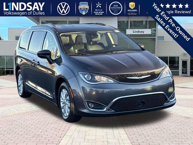 2018 Chrysler Pacifica Minivan Touring L Plus FWD photo