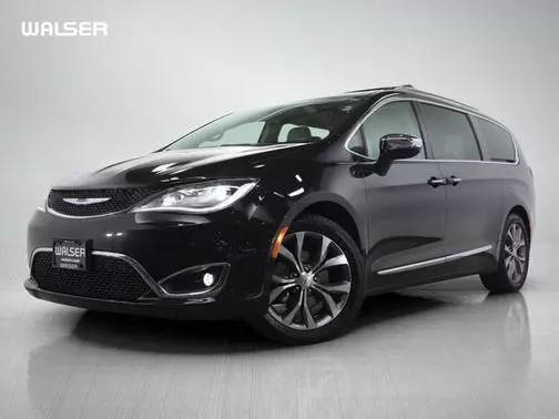 2018 Chrysler Pacifica Minivan Limited FWD photo