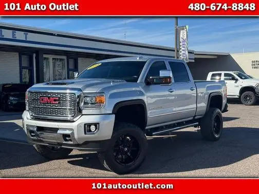 2018 GMC Sierra 2500HD Denali 4WD photo