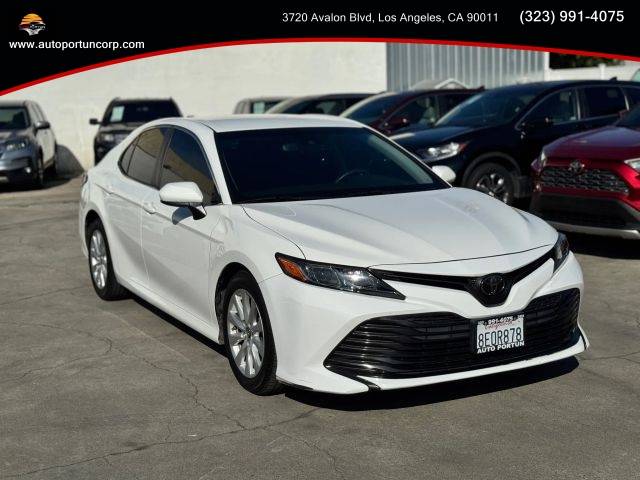 2018 Toyota Camry LE FWD photo