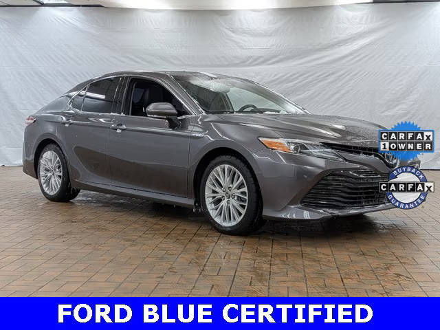 2018 Toyota Camry Hybrid XLE FWD photo
