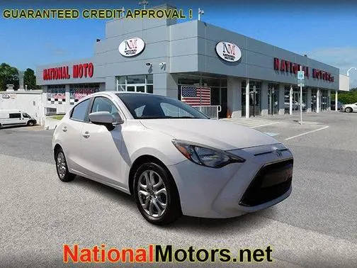 2018 Toyota Yaris  FWD photo
