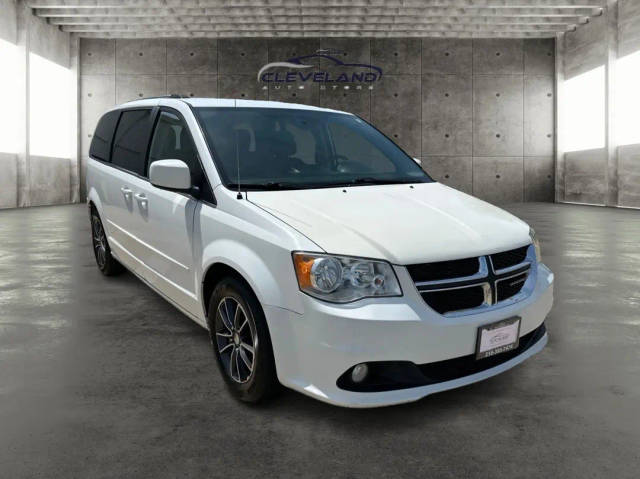 2017 Dodge Grand Caravan SXT FWD photo