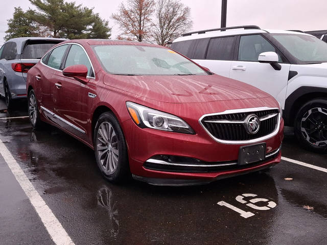 2018 Buick LaCrosse Essence FWD photo