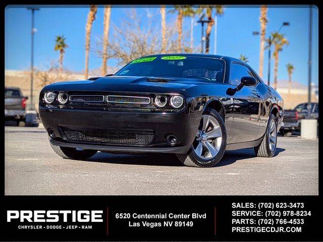 2017 Dodge Challenger SXT RWD photo