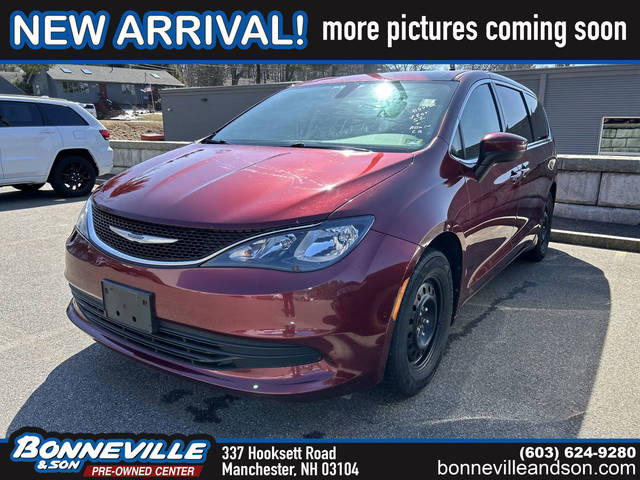 2017 Chrysler Pacifica Minivan LX FWD photo