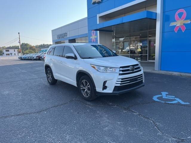 2018 Toyota Highlander LE FWD photo