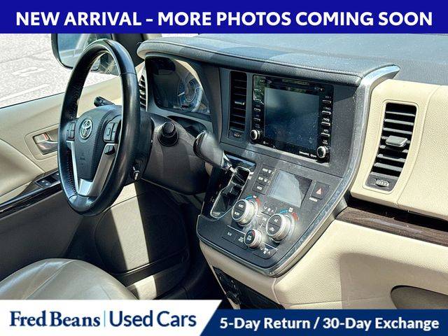 2018 Toyota Sienna XLE FWD photo