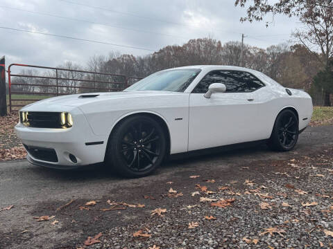 2018 Dodge Challenger R/T RWD photo