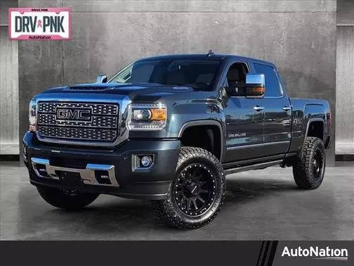 2018 GMC Sierra 2500HD Denali 4WD photo