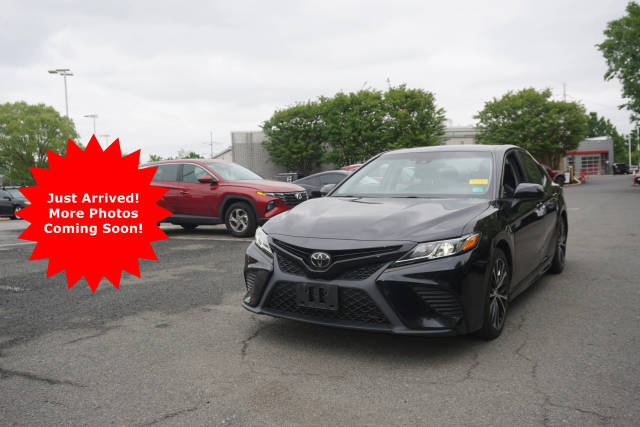 2018 Toyota Camry SE FWD photo