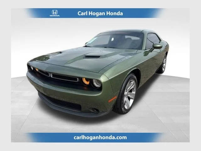 2018 Dodge Challenger SXT RWD photo