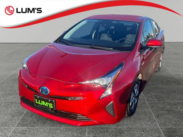 2018 Toyota Prius Three FWD photo